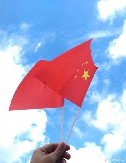 迷路的可爱男孩